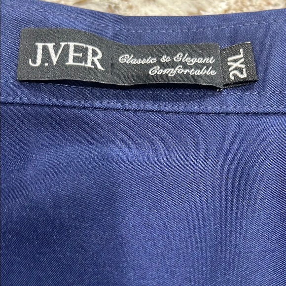 Lot of 2 Casual Button Down Performance Material Shirts Black and Blue, NWOT - Picture 3 of 8